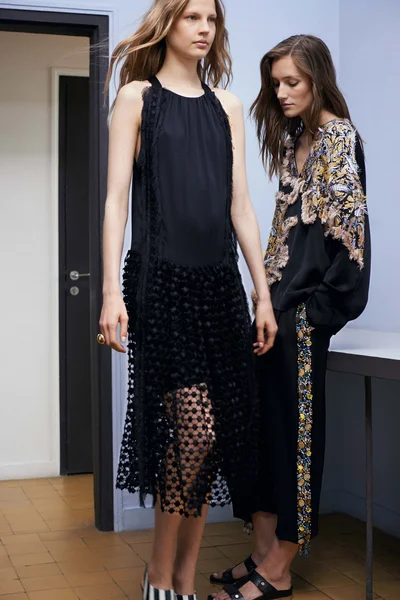 Look 17